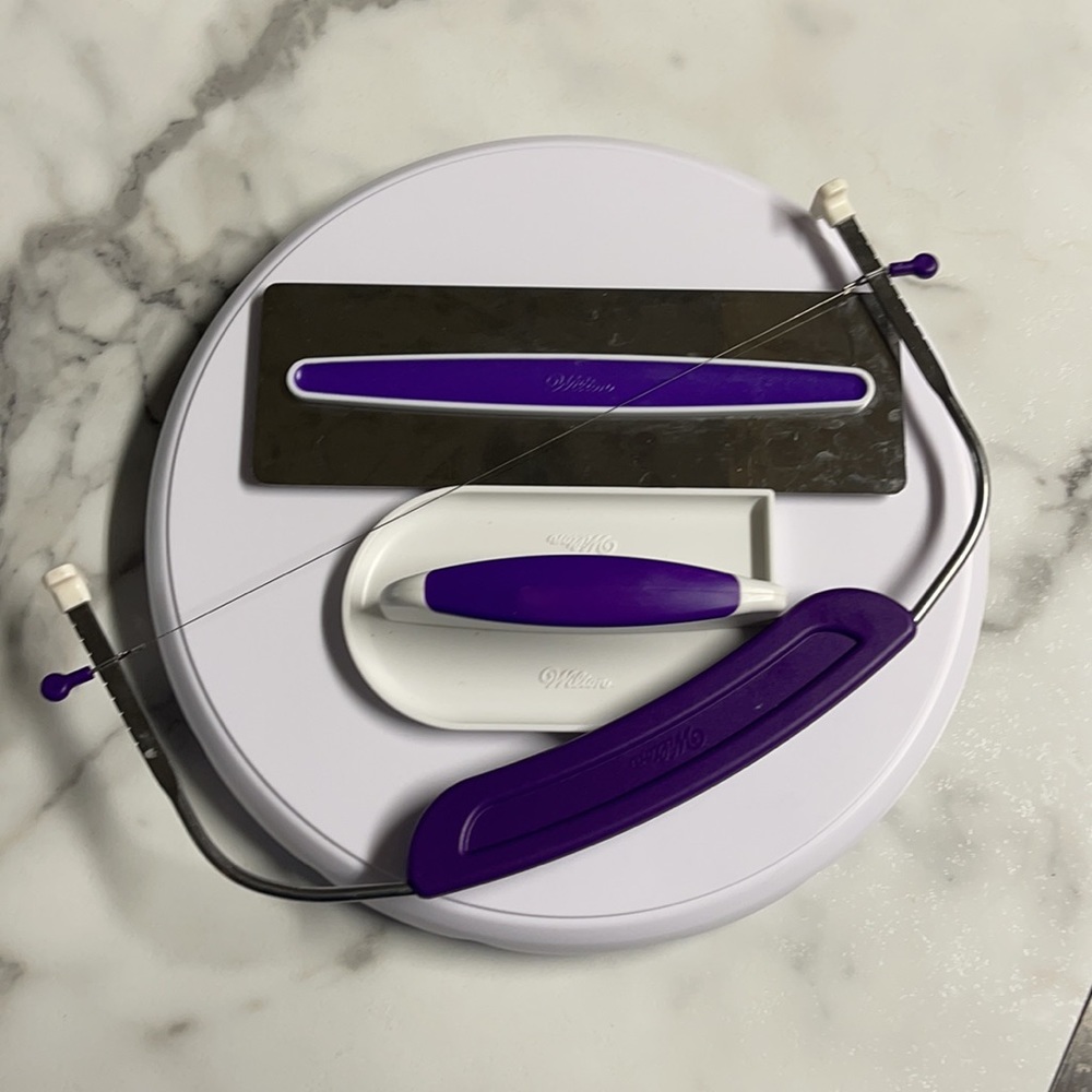Wilton Cake Decorating Bundle